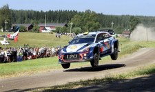 WRC: Andreas Mikkelsen liderem Rajdu Turcji, szybki Kajetan Kajetanowicz