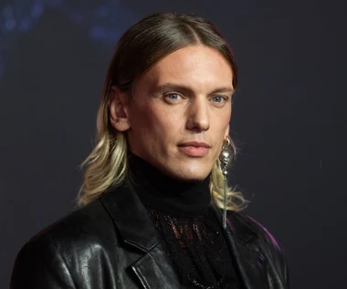 Wrócił na ekrany w mrocznej roli. Co wiemy o gwiazdorze "Stranger Things"?