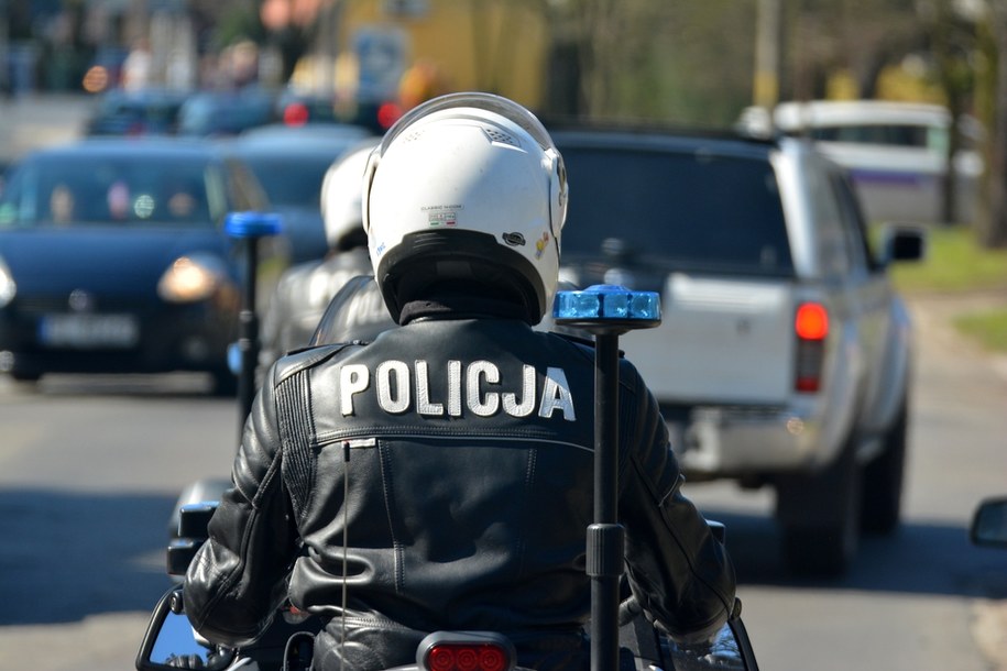Wrocław: Funkcjonariusze służby celno-skarbowej z zarzutami napaści na policjanta /Shutterstock