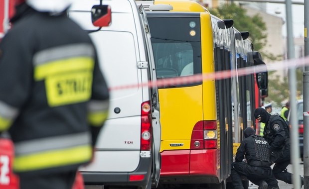 Wrocław: Nietypowy eksperyment. Wysadzili w powietrze autobus, w którym miała eksplodować bomba