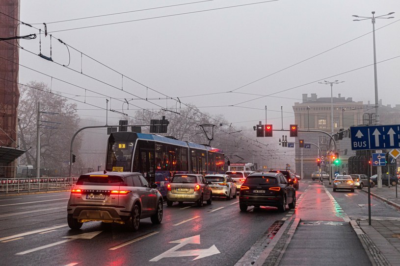 Wrocław od lat walczy ze smogiem oraz szkodliwymi dla zdrowia zanieczyszczeniami /Krzysztof Kaniewski/REPORTER /East News