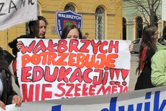 Wrocław: Protest przeciwko likwidacji szkół