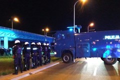 Wrocław: Stadion otoczony przez policję. Trwa mecz Śląska Wrocław z Zagłębiem Lubin