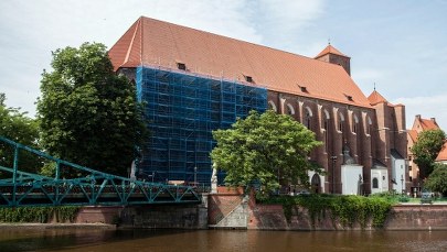 Wrocław: Trzy miesiące aresztu dla mężczyzny, który ugodził nożem księdza