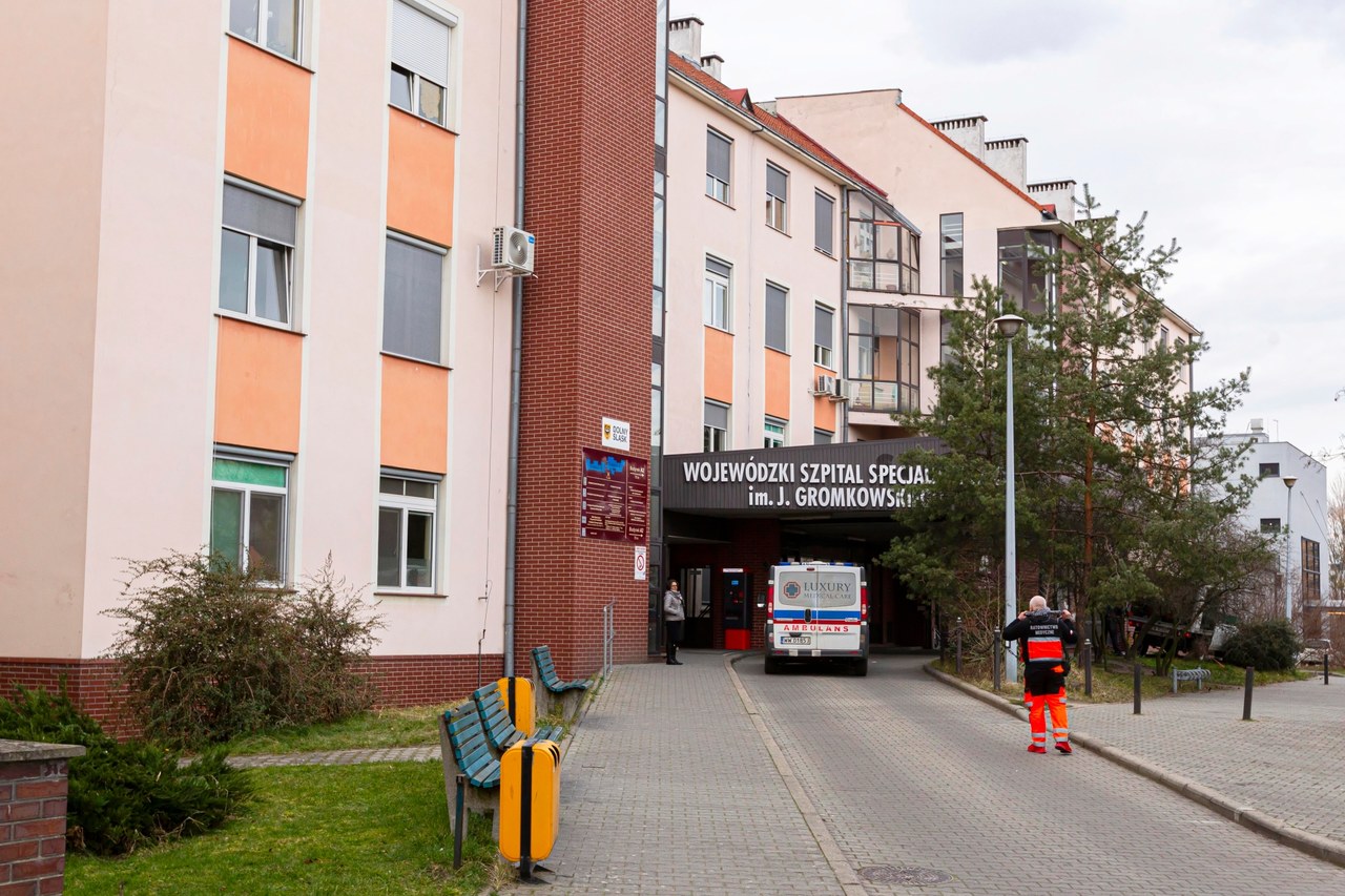 Wrocław: Zarażona koronawirusem kobieta przebywa w kwarantannie