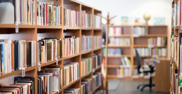 Wrocławianie wypożyczają średnio dwie książki rocznie /Shutterstock