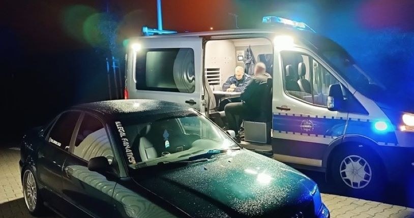 Wrocławska policja przeprowadziła akcję wymierzoną w fanów nielegalnych wyścigów i tuningu. /Policja Wrocławska /Policja