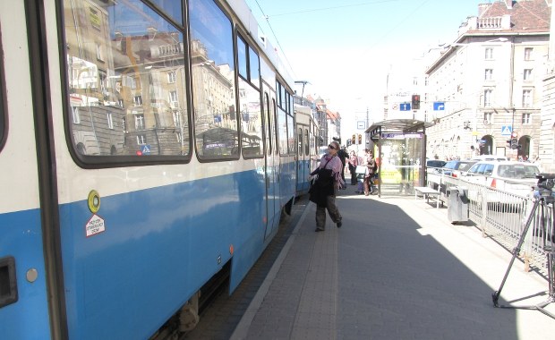Wrocławski eksperyment do poprawki. Podwójny przystanek tramwajowy się nie sprawdza