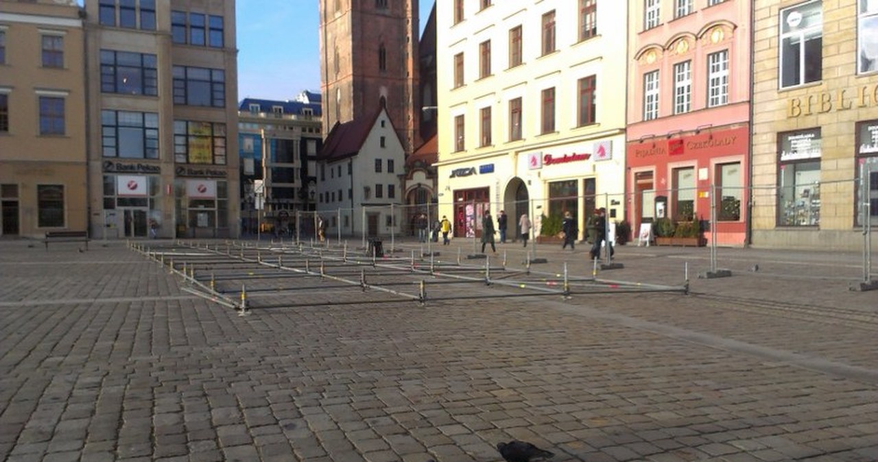 Wrocławski Rynek - już powstaje sylwestrowa estrada