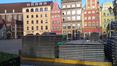 Wrocławski Rynek - już powstaje sylwestrowa estrada