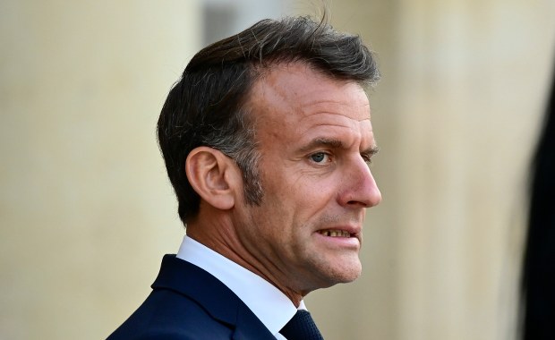 Wrze na linii Paryż - Jerozolima. "Macron kontynuuje krucjatę" 