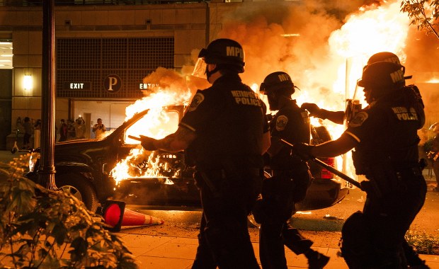 Wrzenie w USA, przed Białym Domem starcia. Protesty po śmierci George'a Floyda