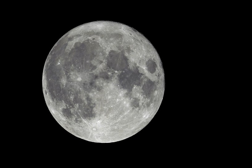 Wrześniowa pełnia nazywana jest Księżycem Żniwiarzy. Skąd taka nazwa i kiedy najbliższa pełnia? /AP/Associated Press /East News