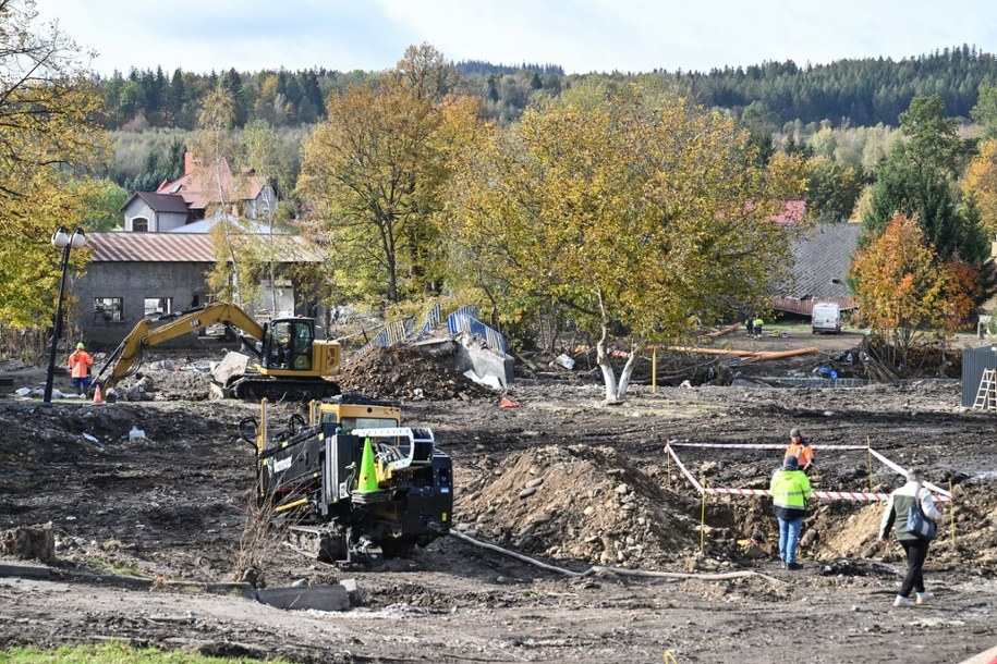 Wrześniowa powódź. Zniszczone Stronie Śląskie /Maciej Kulczyński /PAP
