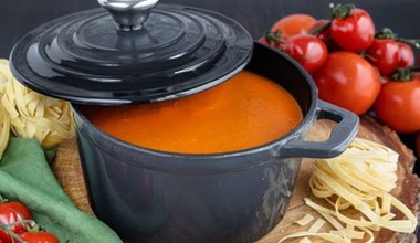 Wrzuć odrobinę do zupy pomidorowej. Obiadowa klasyka zyska nowy charakter