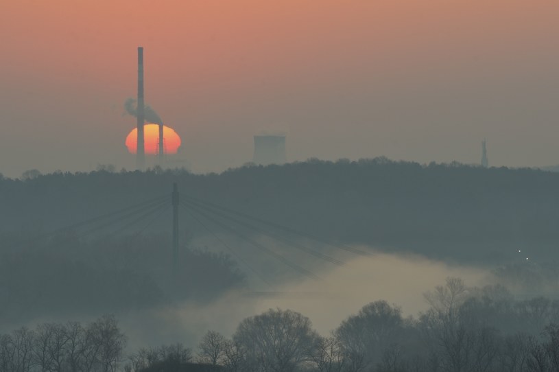 Wschód słońca w Krakowie, 7 kwietnia 2020 /Artur Widak/NurPhoto /Getty Images