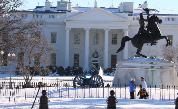 Wschodnie wybrzeże USA wciąż walczy ze skutkami ataku zimy