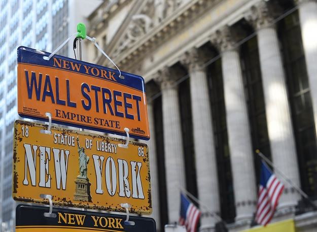 Wskaźnik Dow Jones po raz pierwszy w historii przebił barierę 20 000 punktów /fot. Timothy A. Clary /AFP