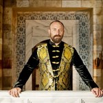 "Wspaniałe stulecie": Książę Mustafa bierze ślub z Mihrunnisą. Selim martwi się o decyzję sędziego