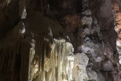 Wspaniały kompleks jaskiń we Włoszech. Oto Grotte di Frasassi