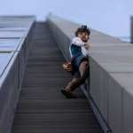 Wspiął się na wieżowiec w centrum Warszawy. 24-latek zatrzymany