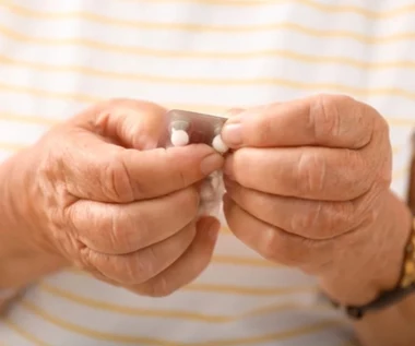 Wspiera produkcję hormonów i wchłanianie witamin. Cholesterol nie zawsze jest „zły"