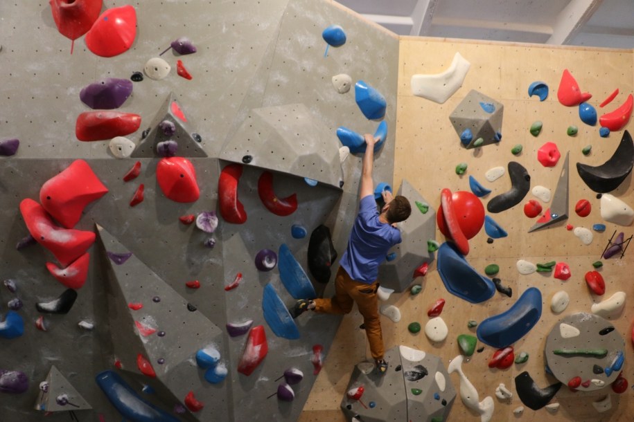 Wspinaczka sportowa cieszy się coraz większą popularnością /Józef Polewka /RMF FM