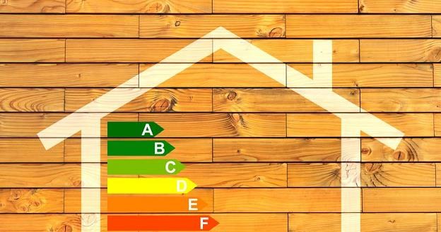 Współczynnik przenikania ciepła to parametr używany do określenia izolacji termicznej budynku /&copy;123RF/PICSEL