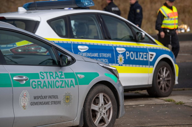 Wspólne patrole polskiej straż granicznej i niemieckiej policji na autostradzie A11 11 Berlin-Szczecin /Stefan Sauer    /PAP/EPA