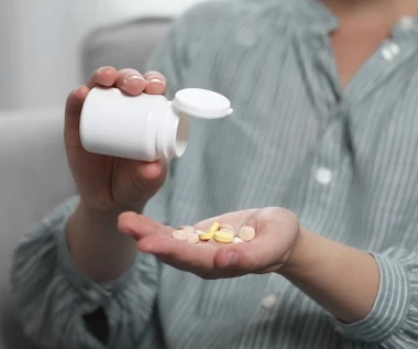 Wspomaga produkcję kolagenu i zapobiega starzeniu. Niezbędna jest też dla mózgu i serca