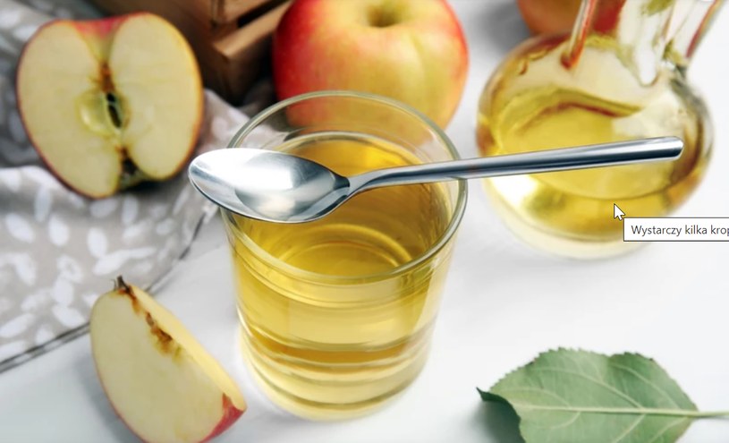 Wspomaga trawienie, zbija cholesterol, jest dobry dla skóry. Ocet jabłkowy zrób w domu /123RF/PICSEL