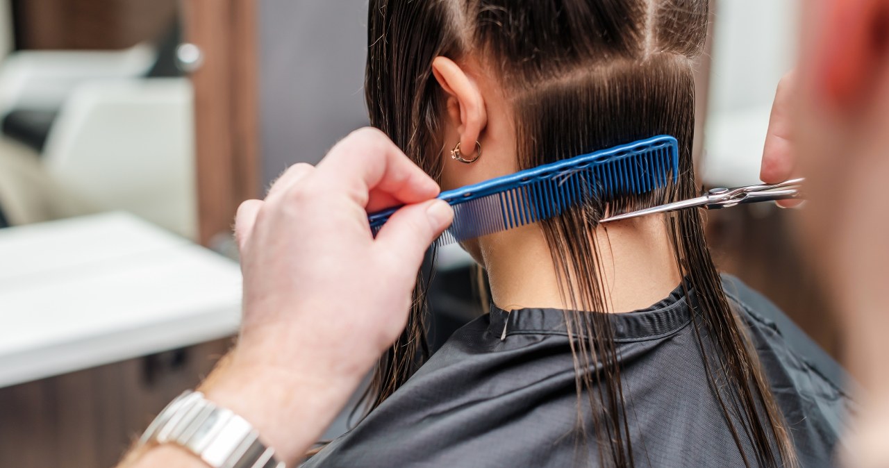 Wśród najmodniejszych fryzur na wiosnę jest m.in. micro bob czy bixie /123RF/PICSEL