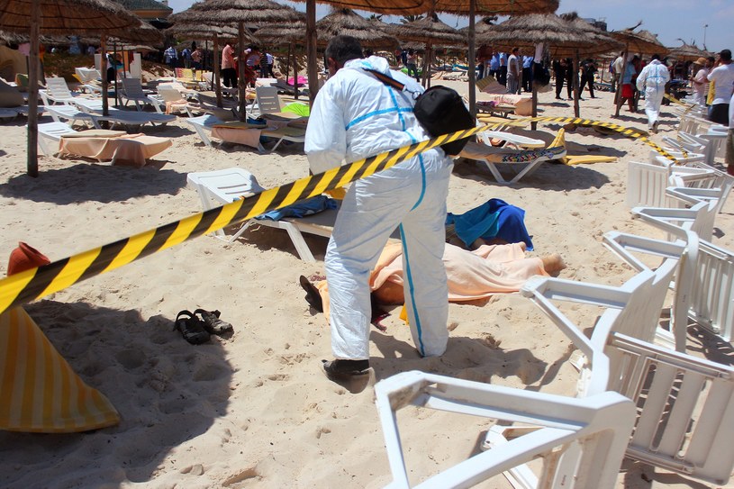 Wśród ofiar zamachu w Tunezji najwięcej jest obywateli Wielkiej Brytanii, Niemiec, Belgii, Norwegii i Irlandii /STR /PAP/EPA
