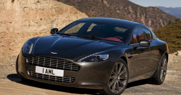 Wśród zarejestrowanych aut znalazł się Aston Martin Rapide. /Aston Martin