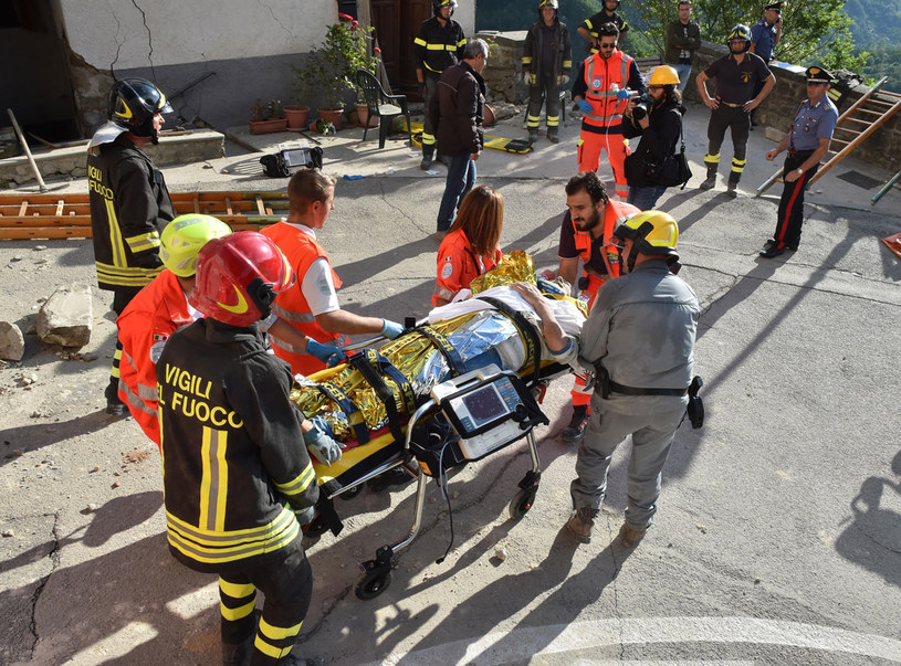 Wśród zidentyfikowanych ofiar trzęsienia ziemi we Włoszech nie ma Polaków /AFP