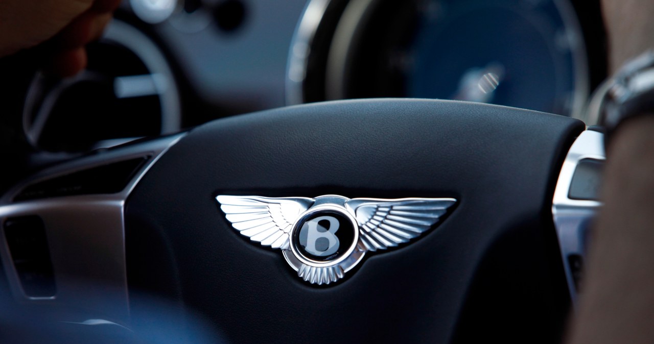 Wśród zlicytowanych samochodów znalazł się Bentley Flying Spur z 2013 roku /Getty Images