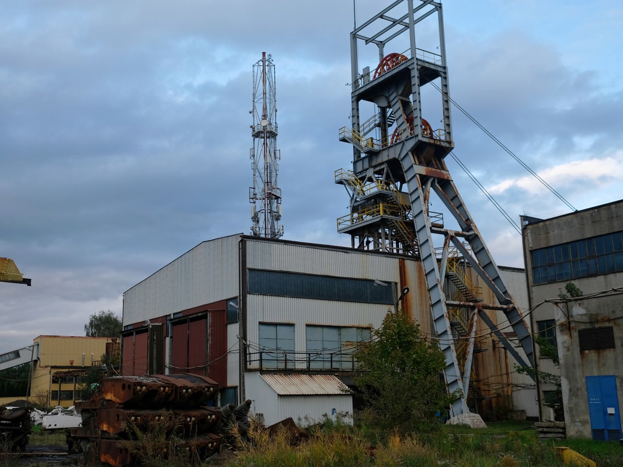 Wstrząs w kopalni Bielszowice w Rudzie Śląskiej. Zginął jeden górnik