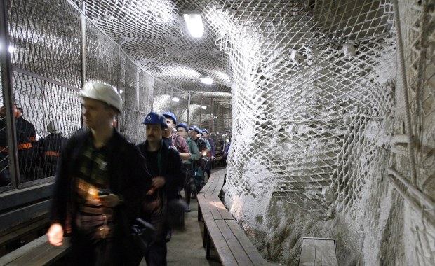 Wstrząs w kopalni Rydułtowy. Górników bezpiecznie ewakuowano
