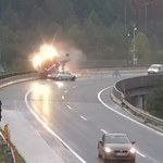 Wstrząsające nagranie z wypadku na obwodnicy Lublany. Cysterna spadła z wiaduktu