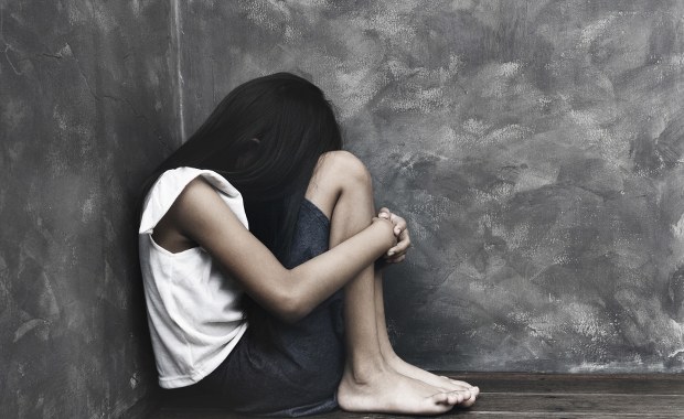 Wstrząsające zarzuty wobec radnego. Miał wielokrotnie współżyć z nieletnią 