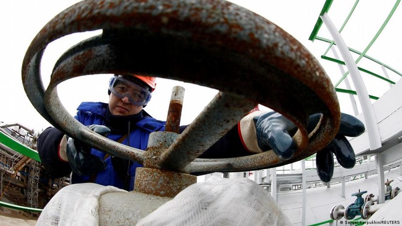 Wstrzymanie importu rosyjskiej ropy miałoby większe oddziaływanie na Moskwę niż wstrzymanie dostaw gazu? /Sergei Karpukhin/REUTERS /Deutsche Welle