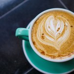 kawa Wsyp szczyptę do porannej kawy zamiast cukru. Ten dodatek ma cenne właściwości