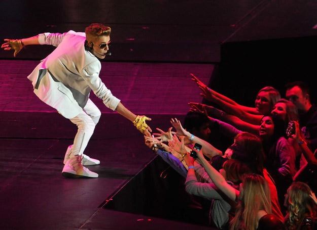 Wszyscy chcą dotknąć Justina Biebera - fot. Jim Dyson /Getty Images/Flash Press Media