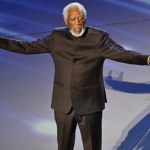 Wszyscy patrzyli na dłoń Freemana. Dlaczego wyglądała tak dziwnie?