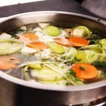 Wszyscy się dziwią, gdy dodaję to do rosołu. Dzięki temu zawsze wychodzi klarowny 