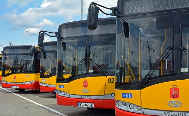 ​Wszystkich Świętych w Warszawie. Więcej kursów na cmentarze