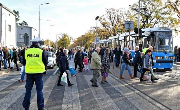 Wszystkich Świętych we Wrocławiu. Dodatkowa komunikacja