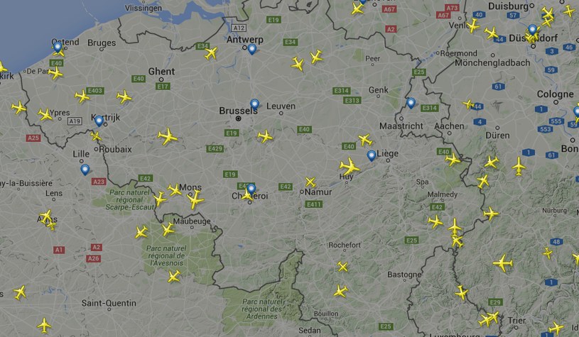 Wszystkie samoloty, które miały wylądować na Zevantem, są kierowane na inne obiekty /Flightradar24.com /