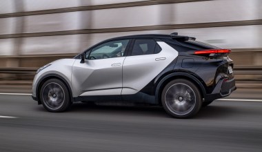 Wszystko gra, dopóki nie wyjedziesz w trasę. Sprawdziłem Toyotę C-HR PHEV