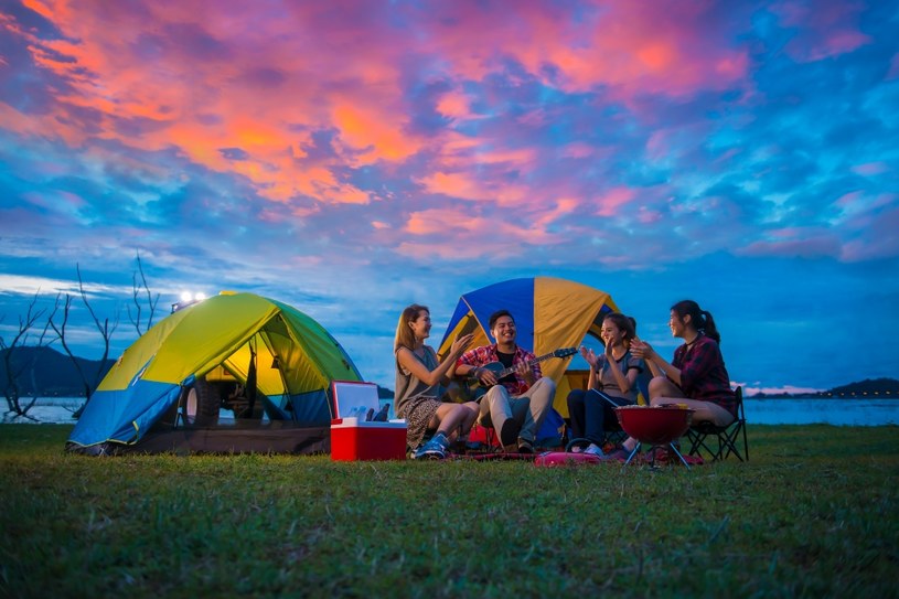 Wszystko na camping w dobrej cenie! /123RF/PICSEL